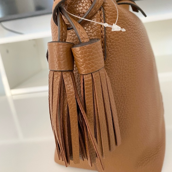 🎊🤎NEW🤎Tory Burch Thea small slouchy shoulder bag/hand carrying bag/leather - Picture 4 of 11